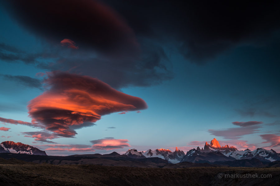 Landschaftsfotografie bei stürmischem Wetter mit einer Lenticularis Wolke.