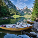 Der Seealpsee spiegelt sich am Morgen. Eine ideale Bedingung für Landschaftsfotografen.