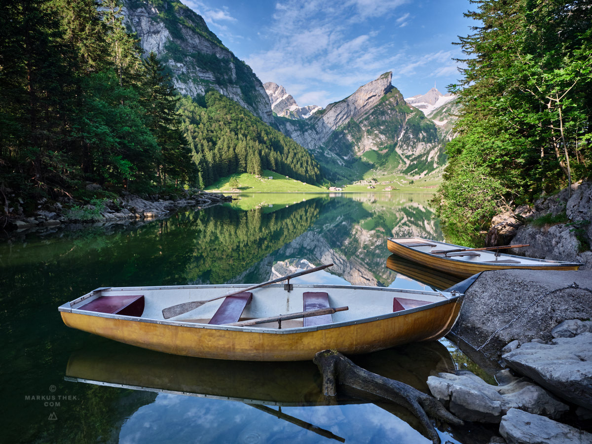 Der Seealpsee spiegelt sich am Morgen. Eine ideale Bedingung für Landschaftsfotografen.