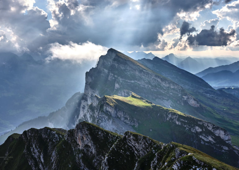 Hoch oben auf einem Gipfel der Churfirsten schlägt das Fotografenherz höher.